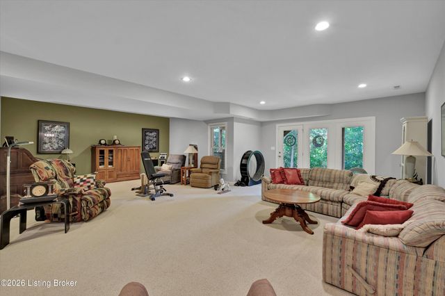 2710 Razor View Ct, Louisville, KY 40299