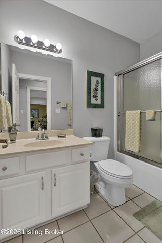 2710 Razor View Ct, Louisville, KY 40299