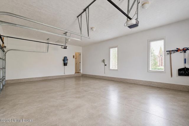 2710 Razor View Ct, Louisville, KY 40299