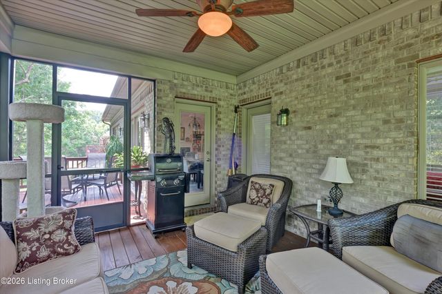 2710 Razor View Ct, Louisville, KY 40299