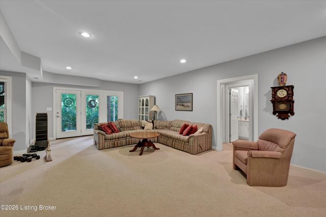 2710 Razor View Ct, Louisville, KY 40299