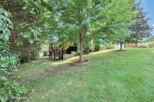 2710 Razor View Ct, Louisville, KY 40299