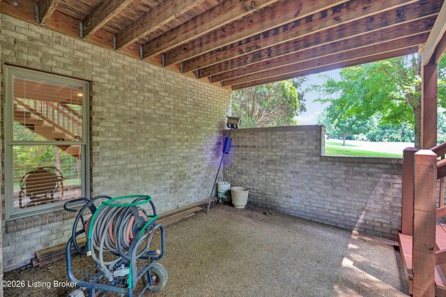 2710 Razor View Ct, Louisville, KY 40299