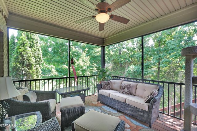 2710 Razor View Ct, Louisville, KY 40299