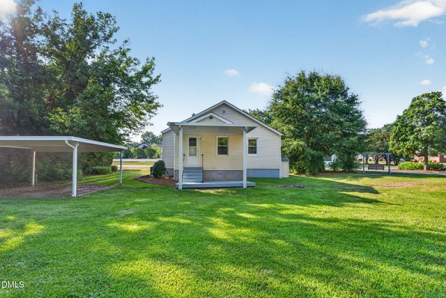 302 S Mckay Avenue, Dunn, NC 28334