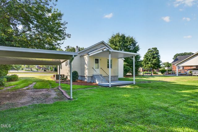 302 S Mckay Avenue, Dunn, NC 28334