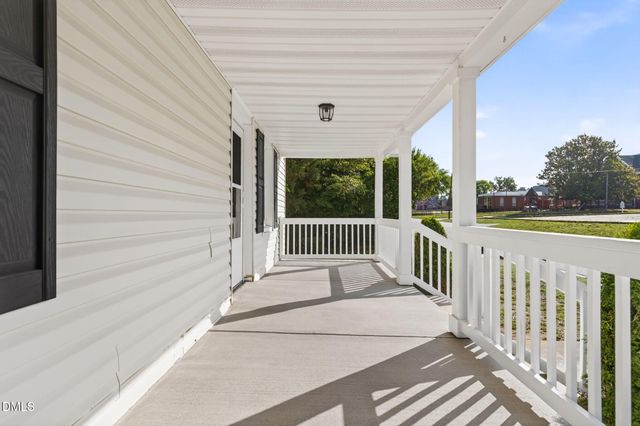 302 S Mckay Avenue, Dunn, NC 28334