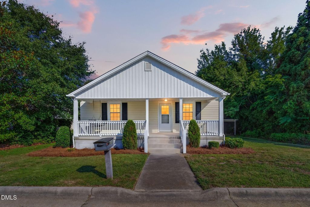 302 S Mckay Avenue, Dunn, NC 28334