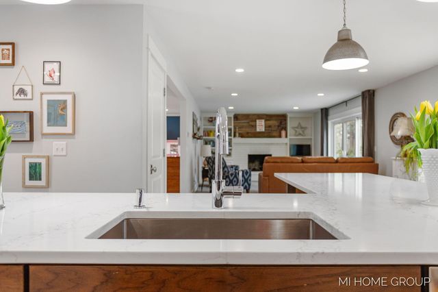238 Foxdown Road, Holland, MI 49424