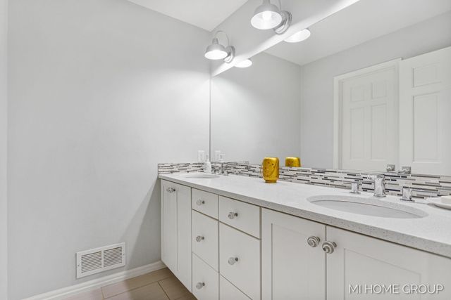 238 Foxdown Road, Holland, MI 49424
