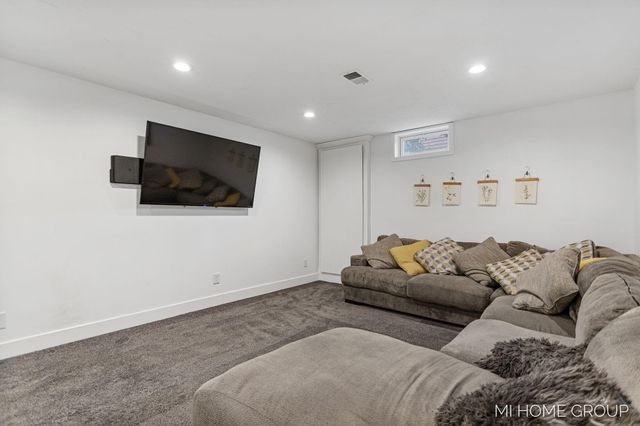 238 Foxdown Road, Holland, MI 49424