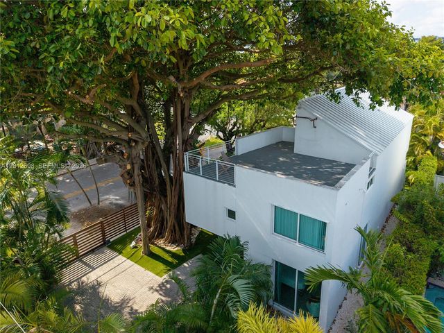 1898 SW 17th St, Miami, FL 33145