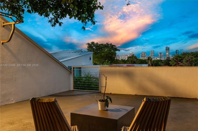 1898 SW 17th St, Miami, FL 33145