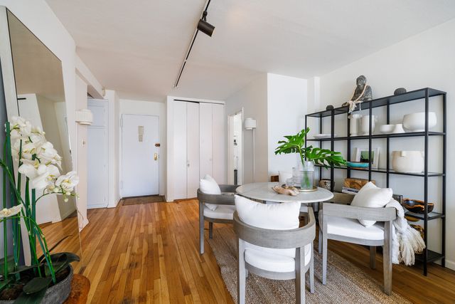 140 7th Ave Apt 5G, New York City, NY 10011