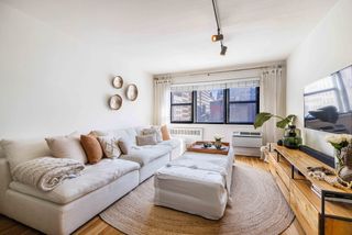 140 7th Ave Apt 5G, New York City, NY 10011