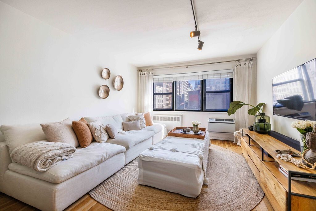 140 7th Ave Apt 5G, New York City, NY 10011