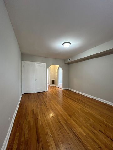 7150 S Cornell Avenue 2W, Chicago, IL 60649
