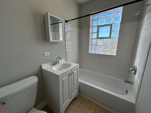 7150 S Cornell Avenue 2W, Chicago, IL 60649