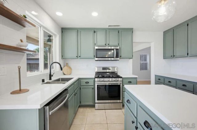 27983 Springhaven St, Murrieta, CA 92563