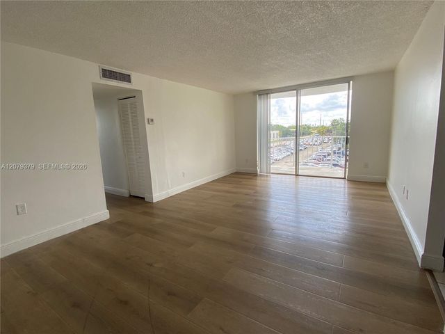 488 NW 165th St Road B-415, Miami, FL 33169