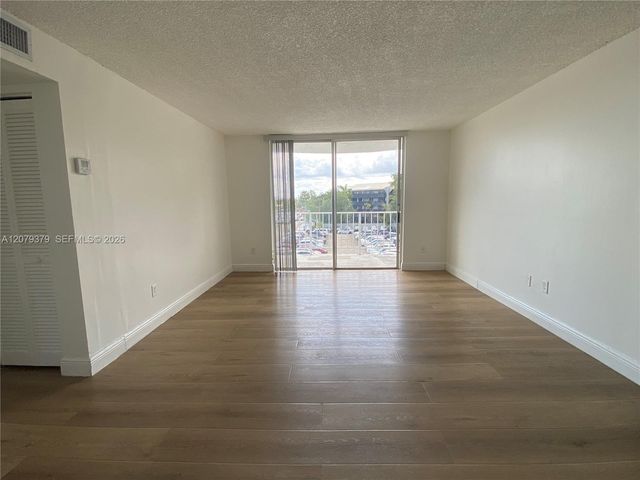 488 NW 165th St Road B-415, Miami, FL 33169