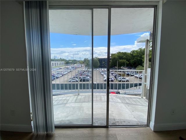 488 NW 165th St Road B-415, Miami, FL 33169