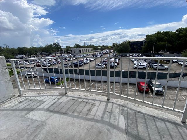 488 NW 165th St Road B-415, Miami, FL 33169
