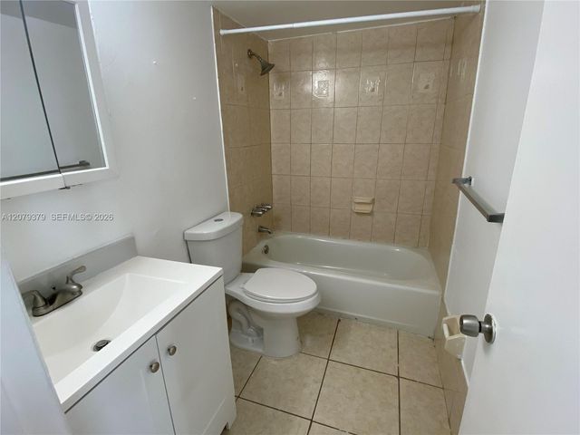 488 NW 165th St Road B-415, Miami, FL 33169