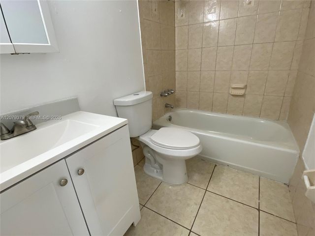 488 NW 165th St Road B-415, Miami, FL 33169