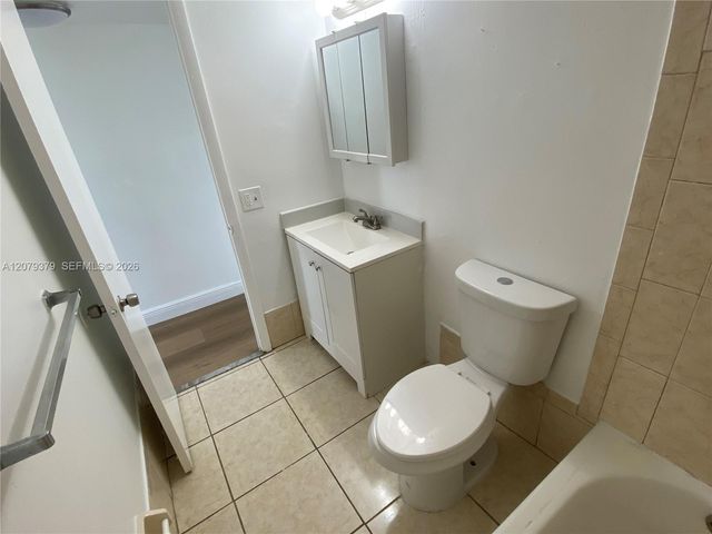 488 NW 165th St Road B-415, Miami, FL 33169