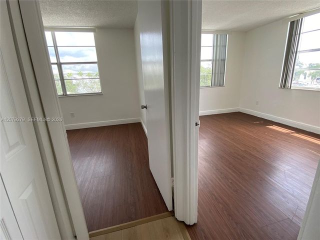 488 NW 165th St Road B-415, Miami, FL 33169