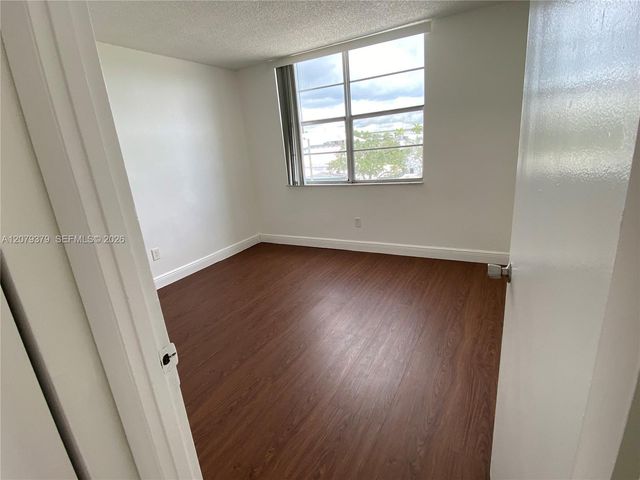 488 NW 165th St Road B-415, Miami, FL 33169