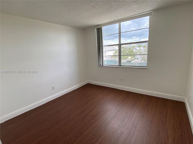 488 NW 165th St Road B-415, Miami, FL 33169