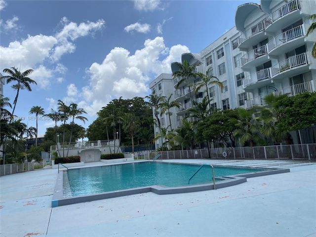 488 NW 165th St Road B-415, Miami, FL 33169