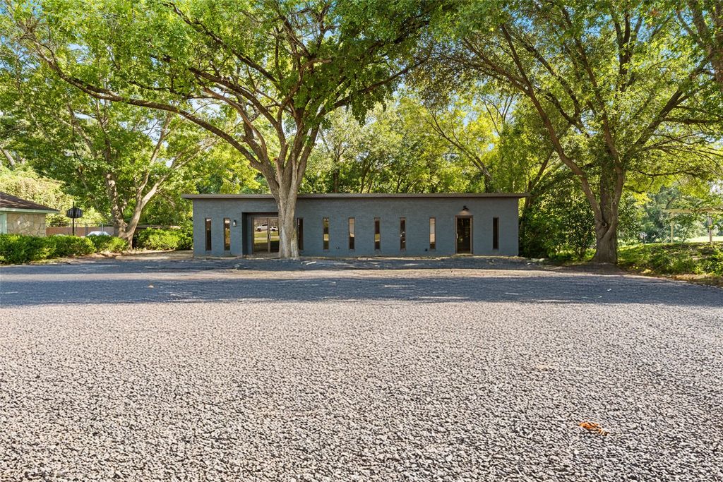 112 Deanna Street, Robinson, TX 76706
