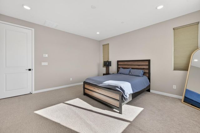 2049 Borealis Cir, Roseville, CA 95747