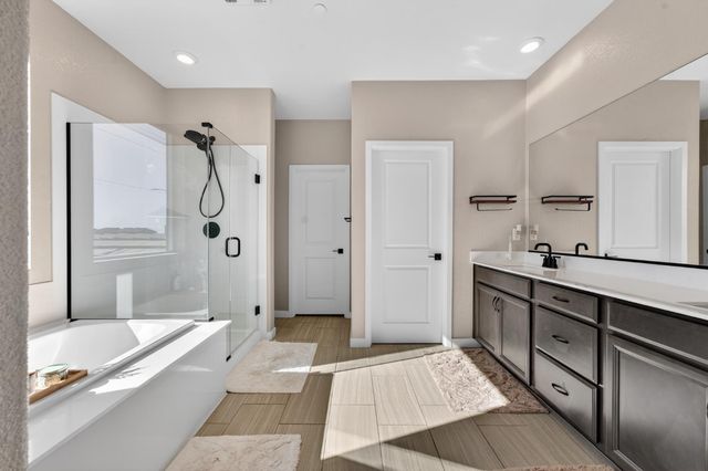 2049 Borealis Cir, Roseville, CA 95747