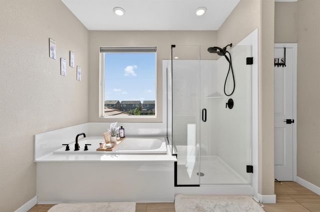 2049 Borealis Cir, Roseville, CA 95747