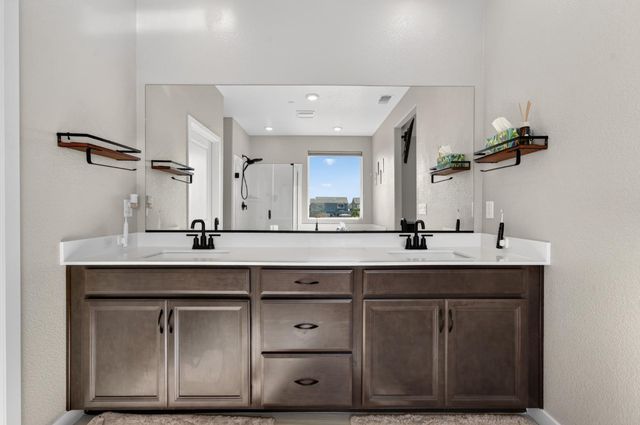 2049 Borealis Cir, Roseville, CA 95747