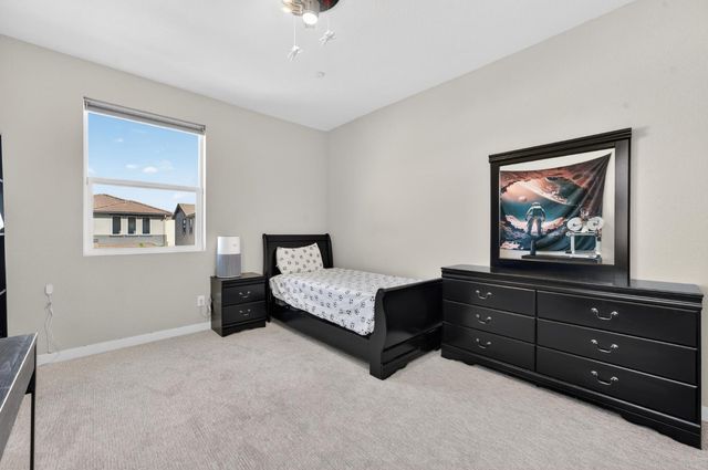 2049 Borealis Cir, Roseville, CA 95747