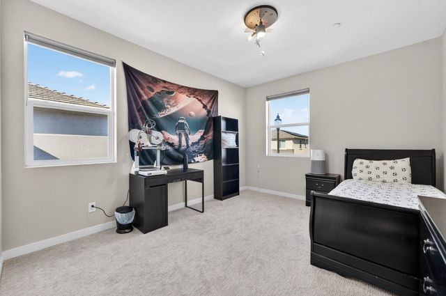 2049 Borealis Cir, Roseville, CA 95747