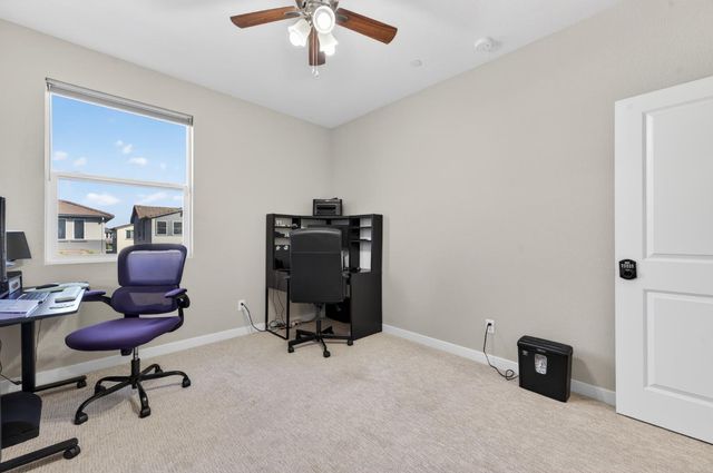 2049 Borealis Cir, Roseville, CA 95747