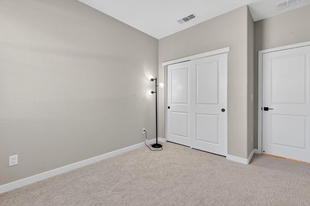 2049 Borealis Cir, Roseville, CA 95747