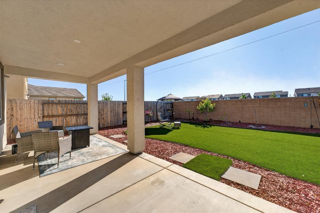 2049 Borealis Cir, Roseville, CA 95747