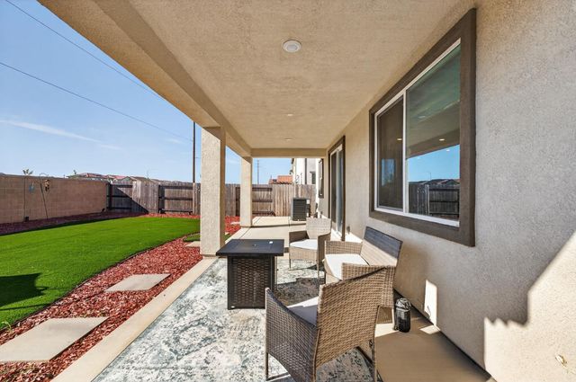 2049 Borealis Cir, Roseville, CA 95747