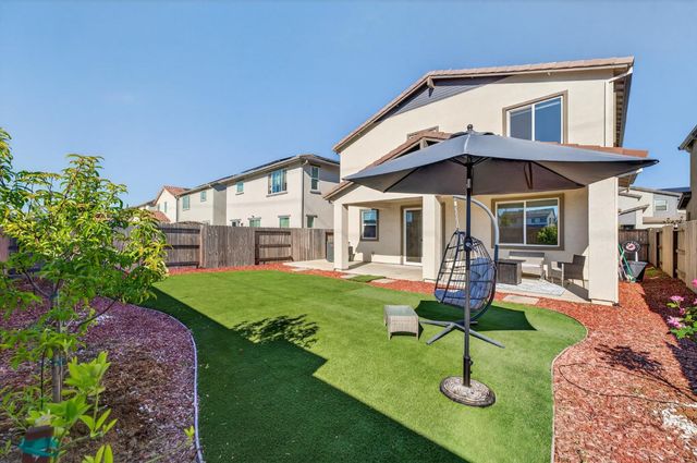 2049 Borealis Cir, Roseville, CA 95747