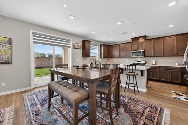 2049 Borealis Cir, Roseville, CA 95747