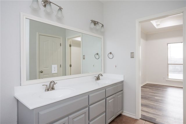 6825 Windy Creek Dr, Corpus Christi, TX 78414