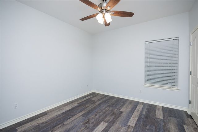 6825 Windy Creek Dr, Corpus Christi, TX 78414