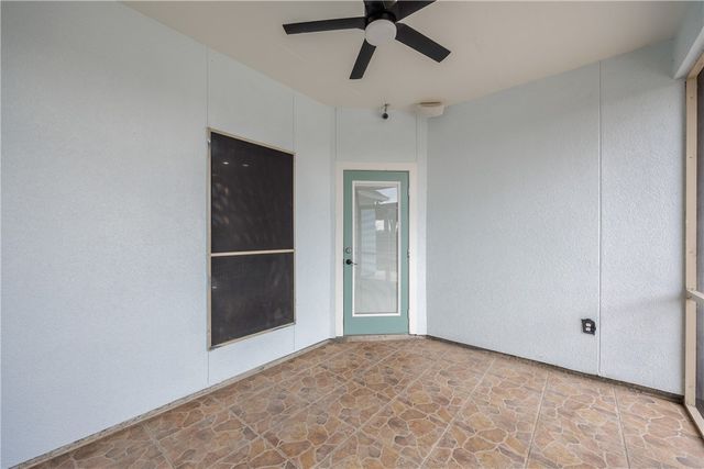 6825 Windy Creek Dr, Corpus Christi, TX 78414